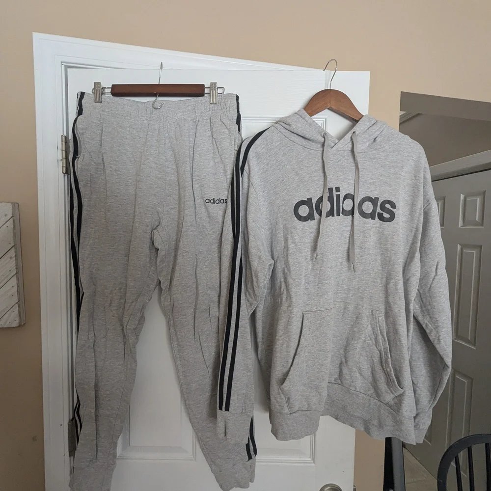 BUNDLE Adidas Light Gray Sweat Set - Picture 2 of 8